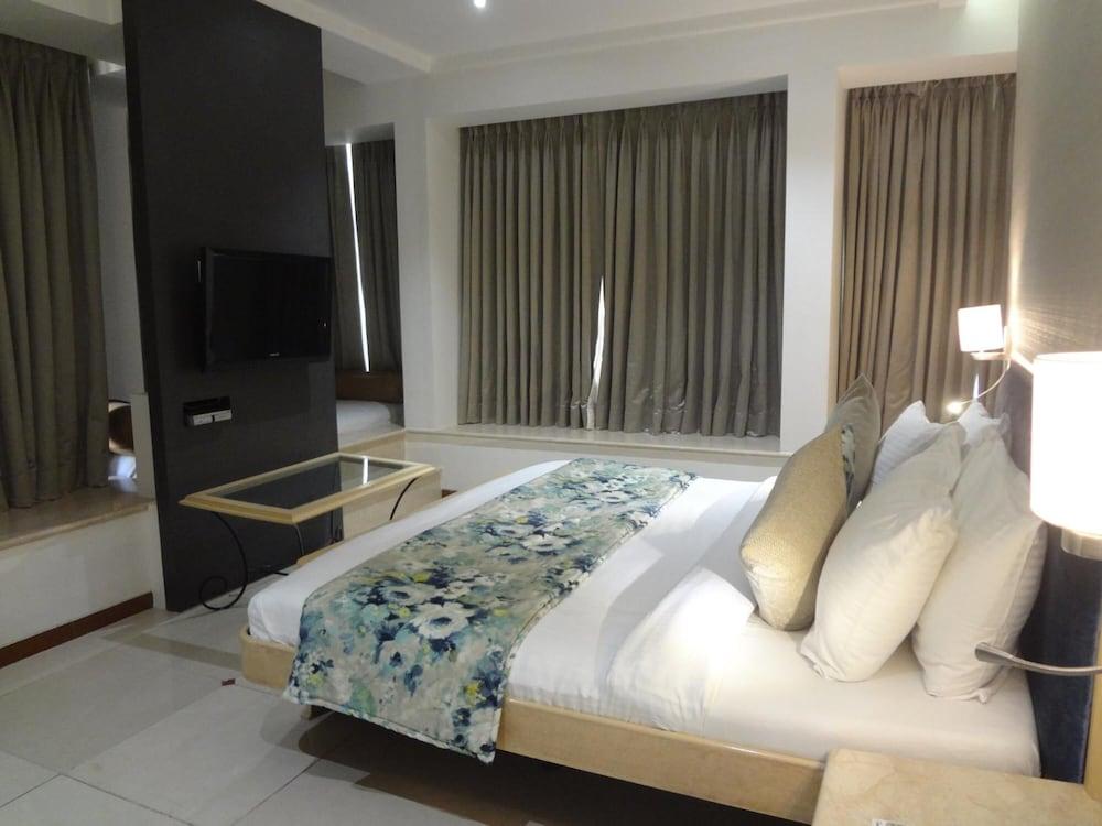 Hotel Suncity Apollo - Gateway Of India Mumbai  Buitenkant foto