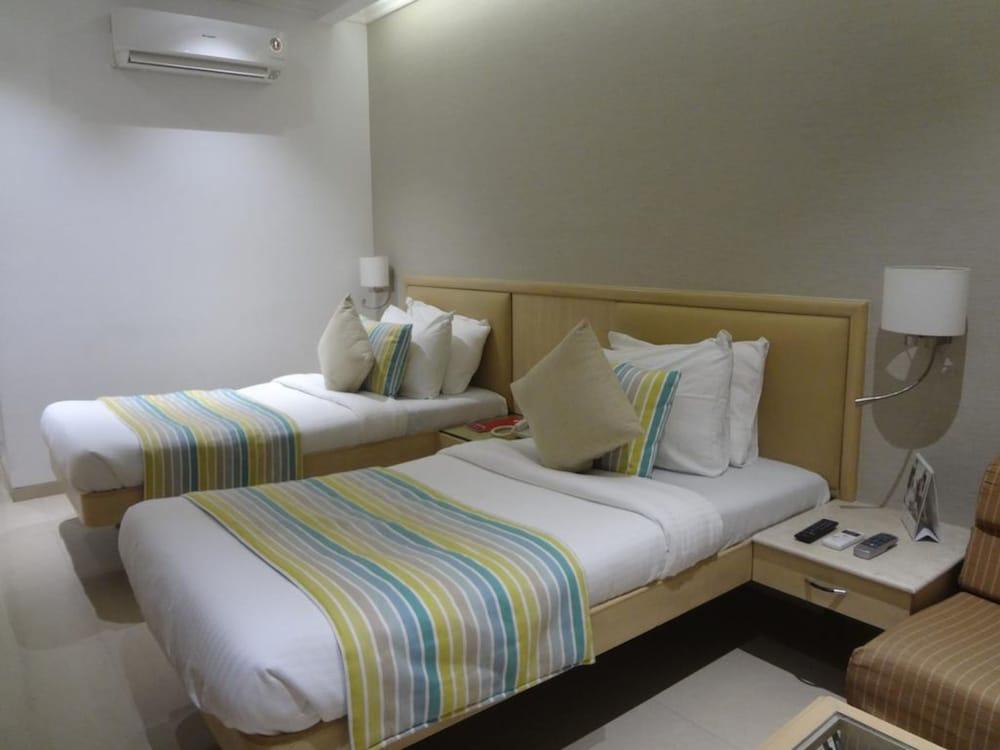 Hotel Suncity Apollo - Gateway Of India Mumbai  Buitenkant foto