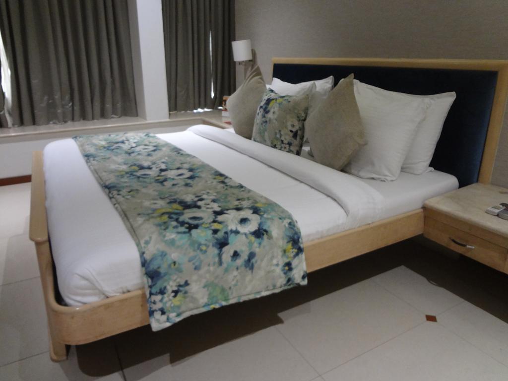 Hotel Suncity Apollo - Gateway Of India Mumbai  Buitenkant foto