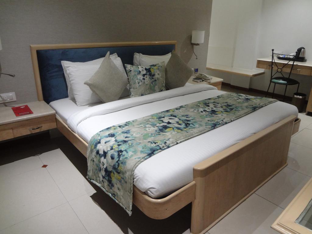 Hotel Suncity Apollo - Gateway Of India Mumbai  Buitenkant foto