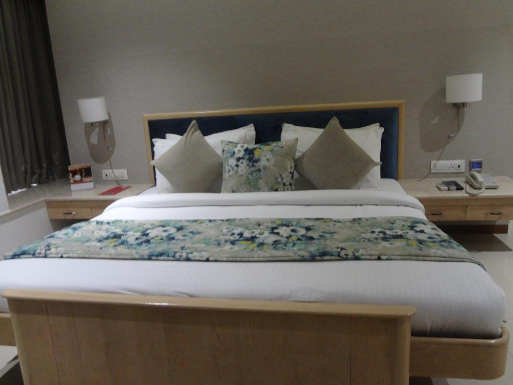 Hotel Suncity Apollo - Gateway Of India Mumbai  Buitenkant foto