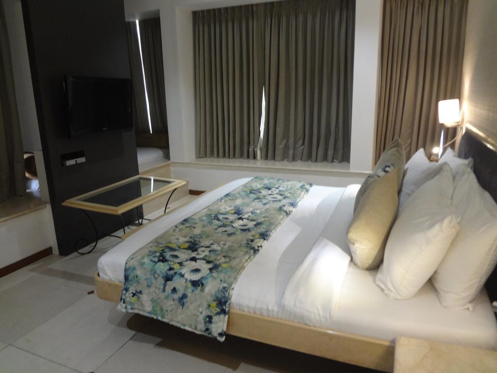 Hotel Suncity Apollo - Gateway Of India Mumbai  Buitenkant foto